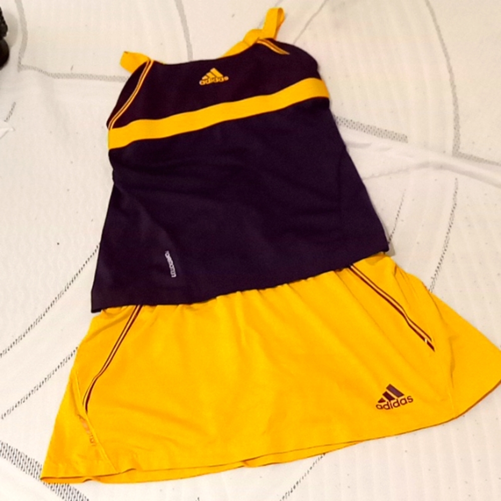 Women's Tennis Uniform 2 pieces top and skirt